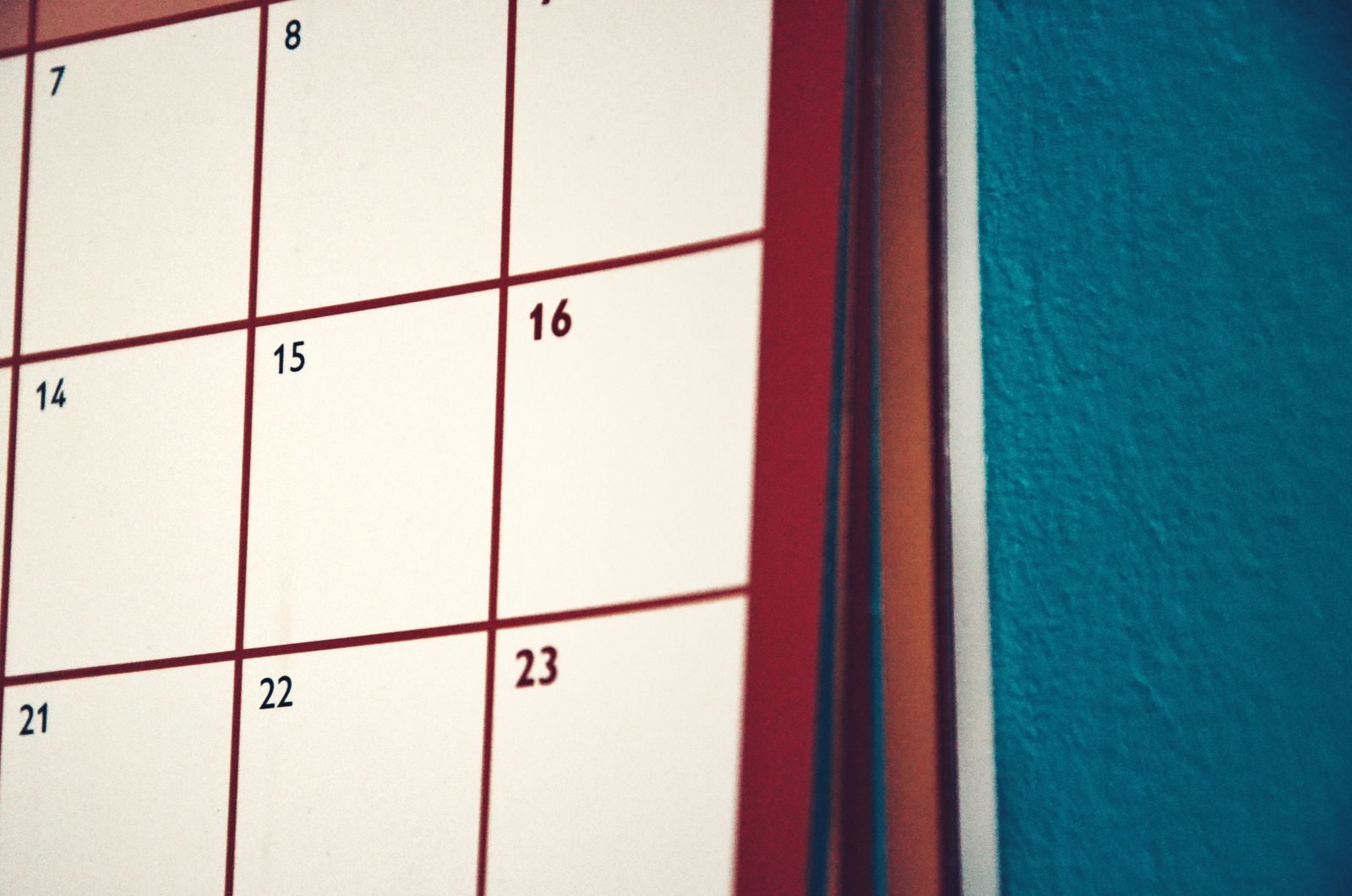 Calendario colgado en la pared